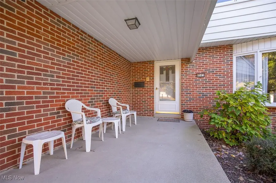 8501 Pin Oak Drive, Parma, OH 44130 - Image #2