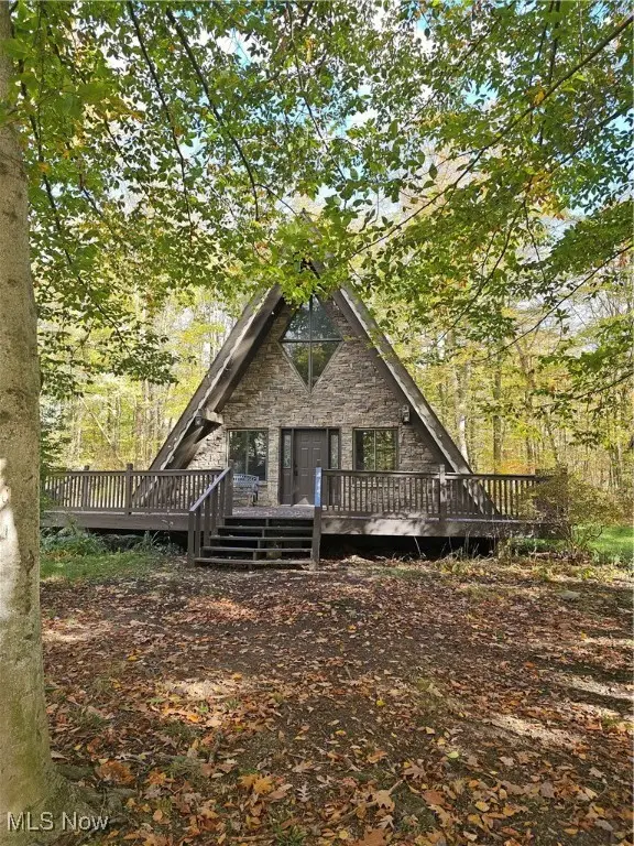 940 Long Shadow Lane, Roaming Shores, OH 44085 - Image #2