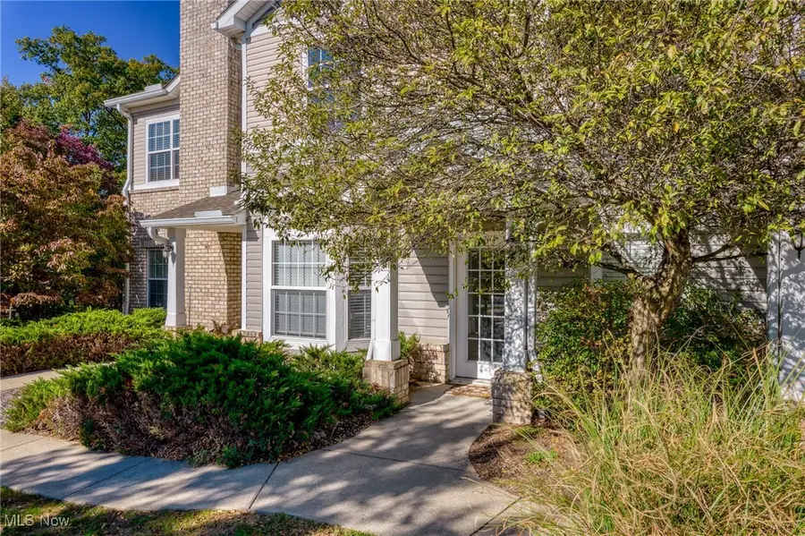 522 Robinwood Lane #B, Copley, OH 44321 - Image #2