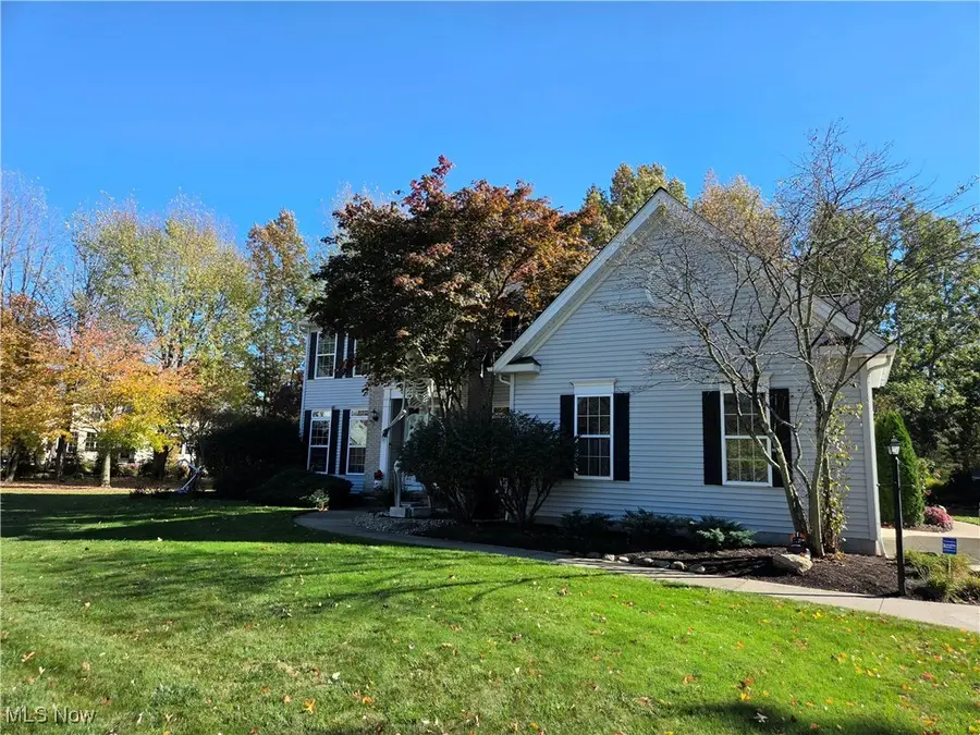 279 Briargate Court, Avon Lake, OH 44012 - Image #2