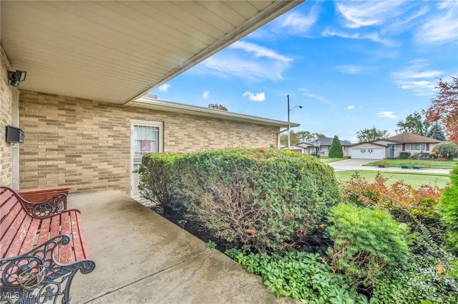 15809 Dunbury Drive, Maple Heights, OH 44137 - Image #3