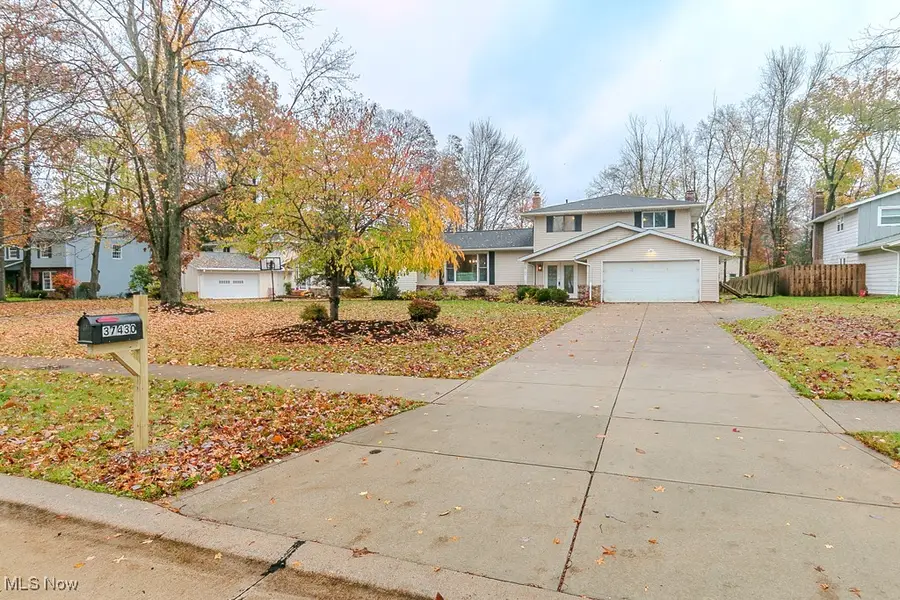37430 Hunters Ridge Road, Solon, OH 44139 - Image #2