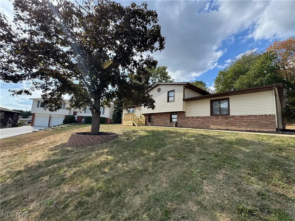 2840 Farmington Sw Circle, Canton, OH 44706 - Image #1