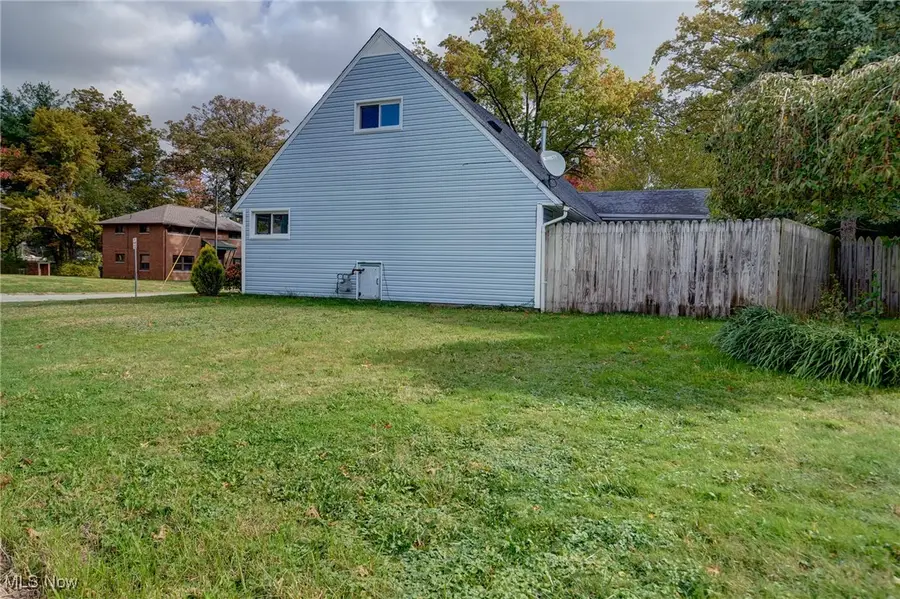 1120 Saxe Avenue, Cuyahoga Falls, OH 44221 - Image #2