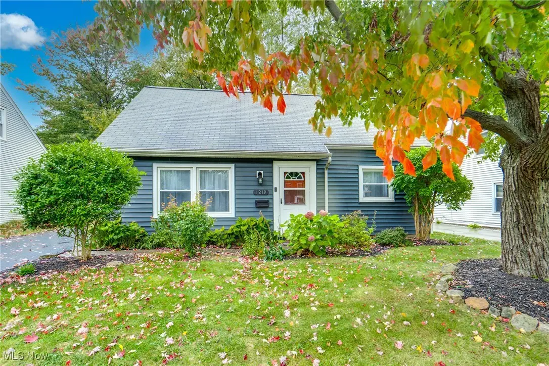 1219 Curtis Avenue, Cuyahoga Falls, OH 44221 - Image #1