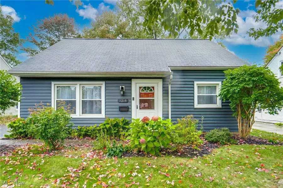 1219 Curtis Avenue, Cuyahoga Falls, OH 44221 - Image #2