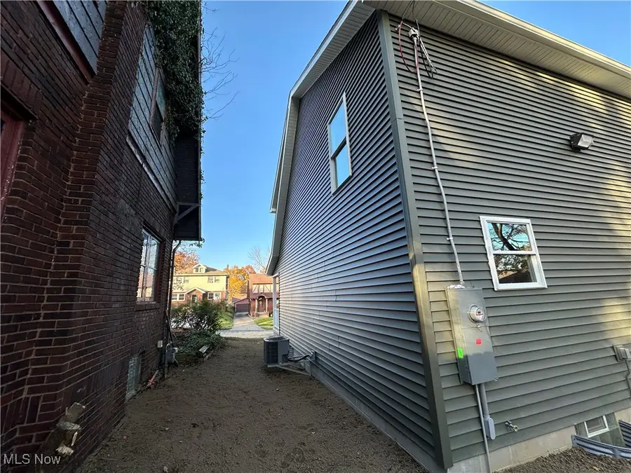 215 Upland Avenue, Youngstown, OH 44504 - Image #3