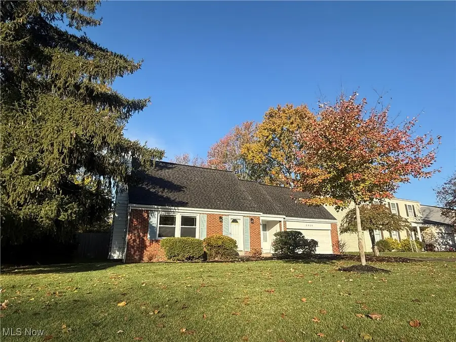 5920 Sherwood Drive, North Olmsted, OH 44070 - Image #2