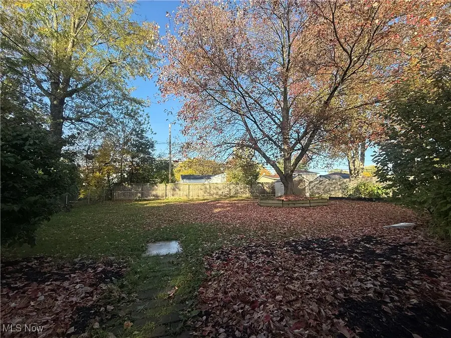 5920 Sherwood Drive, North Olmsted, OH 44070 - Image #3