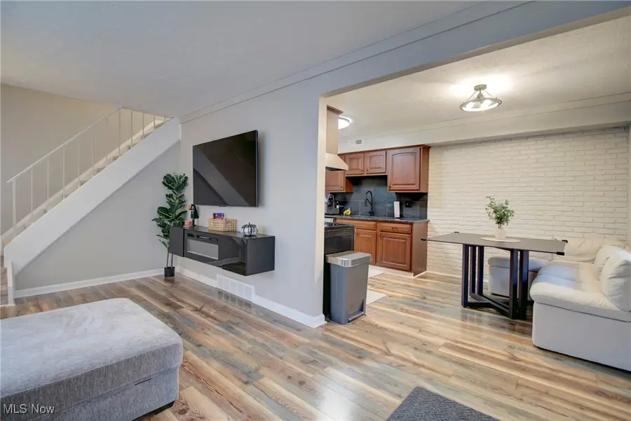 20406 Williamsburg Court, Middleburg Heights, OH 44130 - Image #2