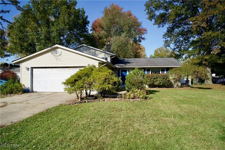 28130 Angela Drive, North Olmsted, OH 44070 - Image #2