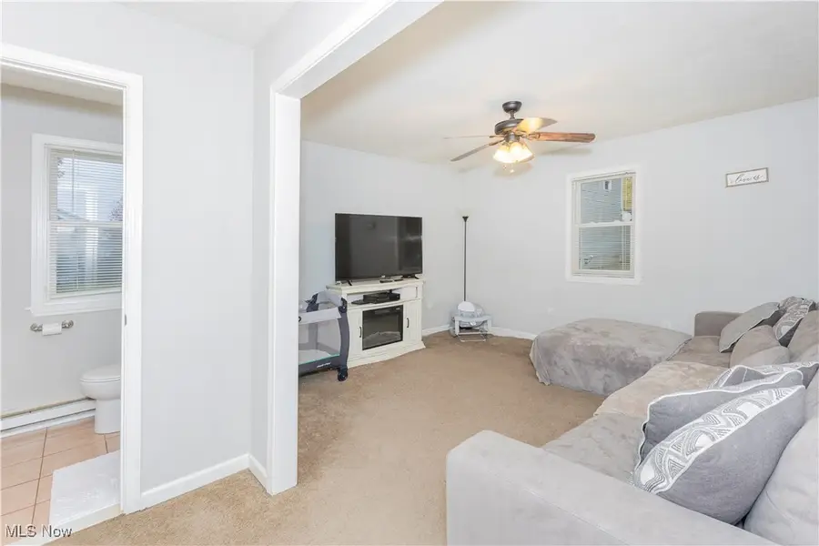 1233 Summit Drive, Mayfield Heights, OH 44124 - Image #2