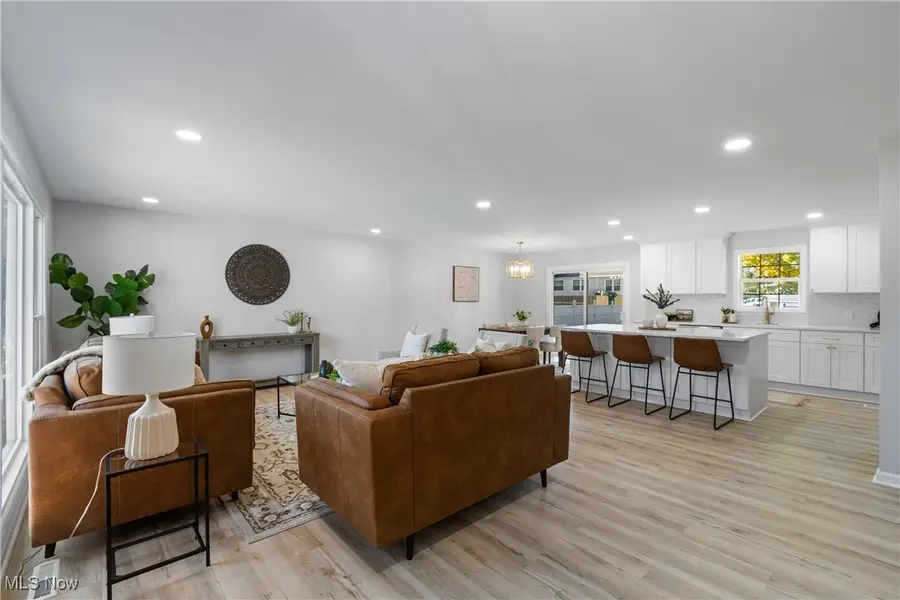 328 Crestway Oval, Brunswick, OH 44212 - Image #3