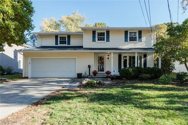 30334 Manhasset Drive, Bay Village, OH 44140