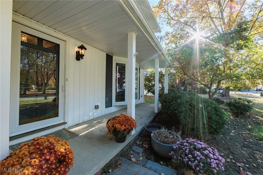 30334 Manhasset Drive, Bay Village, OH 44140 - Image #2