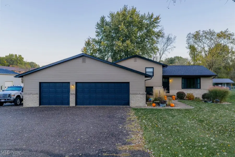 5963 Fohl Sw Road, Navarre, OH 44662 - Image #2