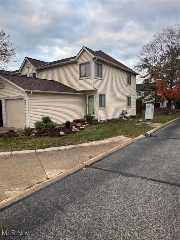 5553 Sunset Lane #A15-F, Parma, OH 44134 - Image #1