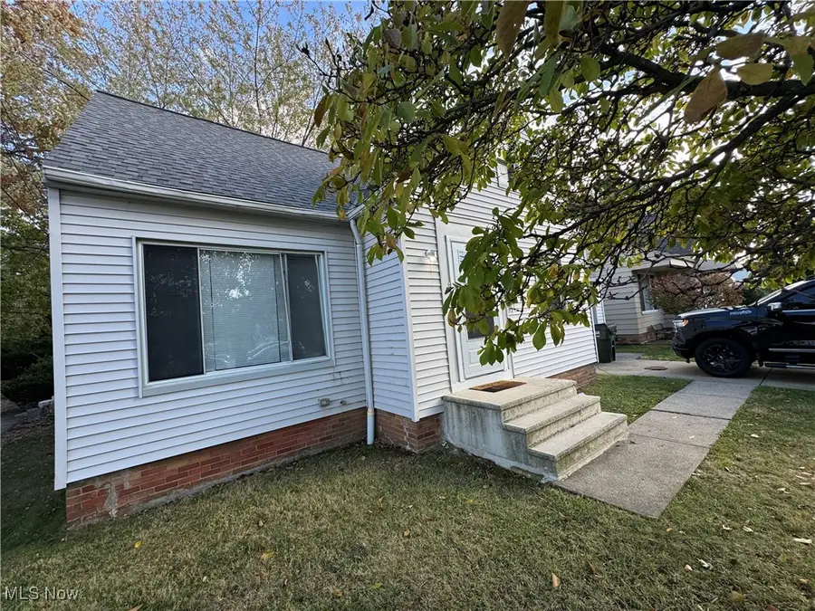 795 E 260th Street, Euclid, OH 44132 - Image #2