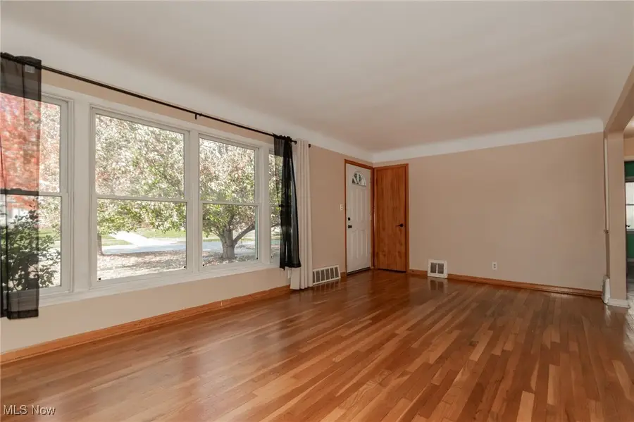 1111 E Miner Road, Mayfield Heights, OH 44124 - Image #2