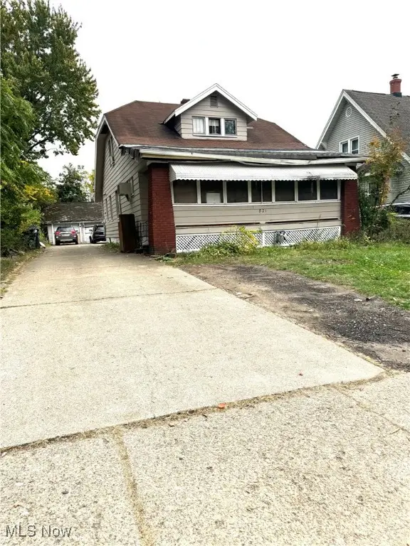 821 Woodbine Se Avenue, Warren, OH 44484