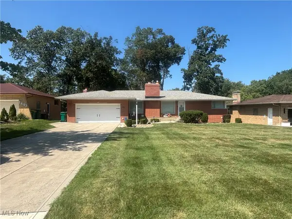 1691 E Parkhaven Drive, Seven Hills, OH 44131