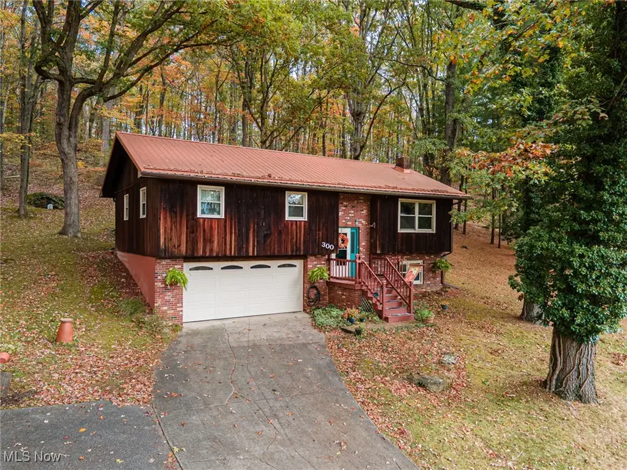 300 Hillsdale Drive, Coshocton, OH 43812 - Image #2