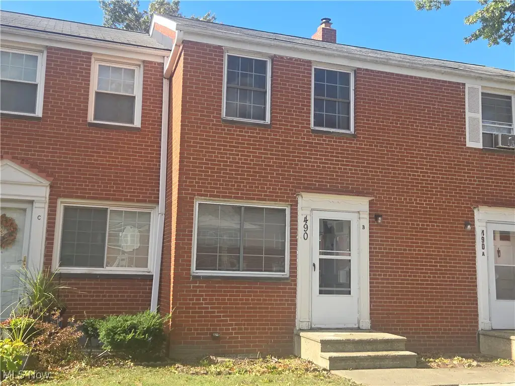 490 Kenwood Drive #B, Euclid, OH 44123 - Image #1