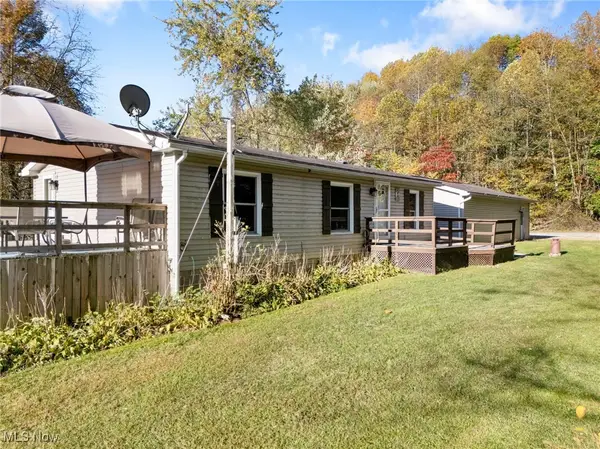 5666 Circlevale Se Street, East Canton, OH 44730