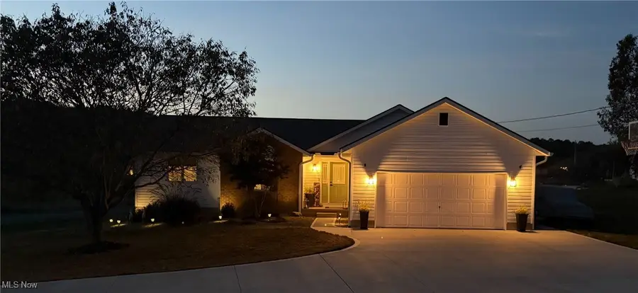 546 E Mohawk Drive, Malvern, OH 44644 - Image #2