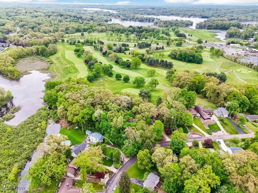 196 Lake Front Drive, Akron, OH 44319 - Image #3