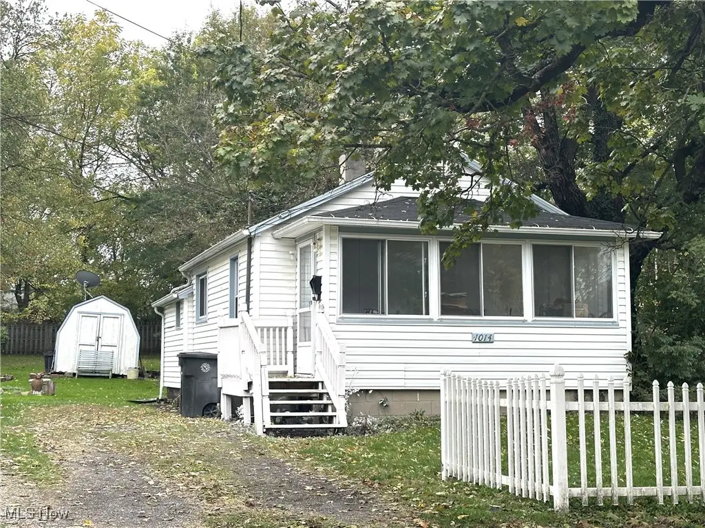 1014 Harrison Ne Street, Warren, OH 44483 - Image #1
