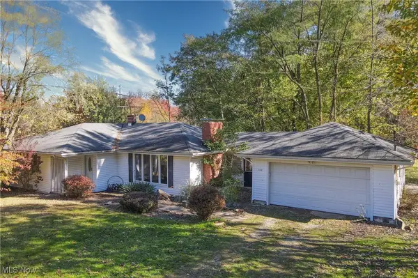 102 Leaview Lane, Chagrin Falls, OH 44022