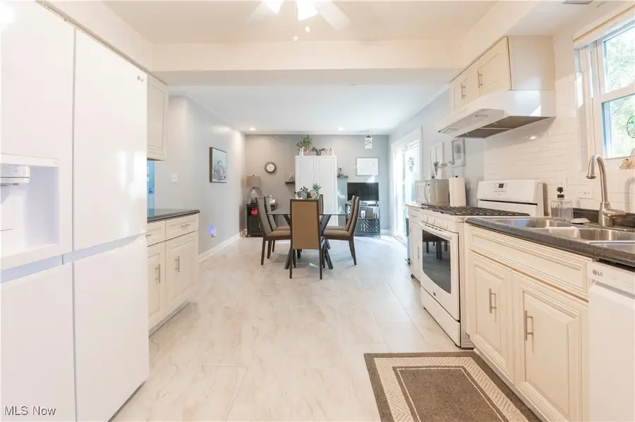 721 Cheriton Drive, Highland Heights, OH 44143 - Image #3