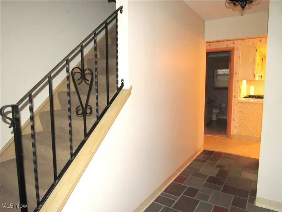 4805 Maple Hill Drive, Seven Hills, OH 44131 - Image #3