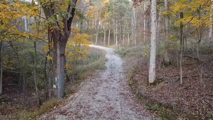 4277 Twin Sisters Road, Cambridge, OH 43725 - Image #2