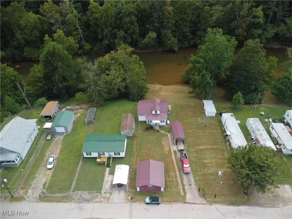 385 Center Street, Clay, WV 25043 - Image #1