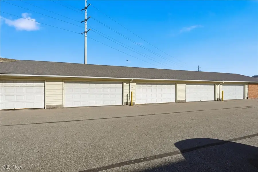 5824 Tiffany Court, Lyndhurst, OH 44124 - Image #2