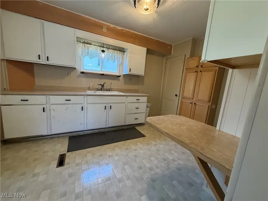 250 Ross Nw Avenue, New Philadelphia, OH 44663 - Image #3