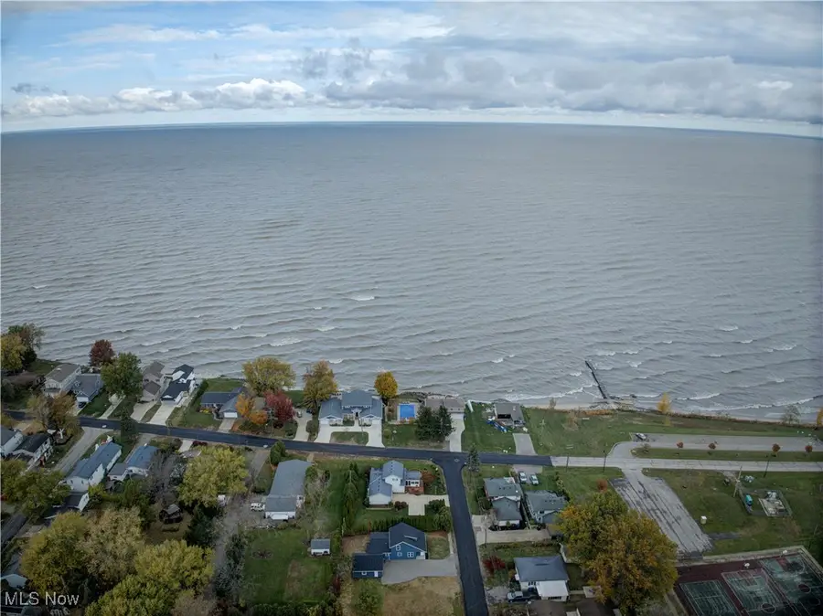 212 Claremont Road, Vermilion, OH 44089 - Image #3