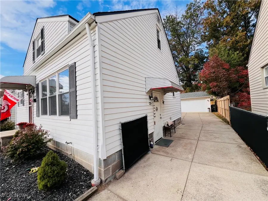 25401 Farringdon Avenue, Euclid, OH 44132 - Image #2