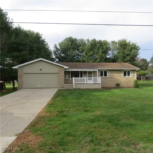809 Lincoln Nw Avenue, Carrollton, OH 44615