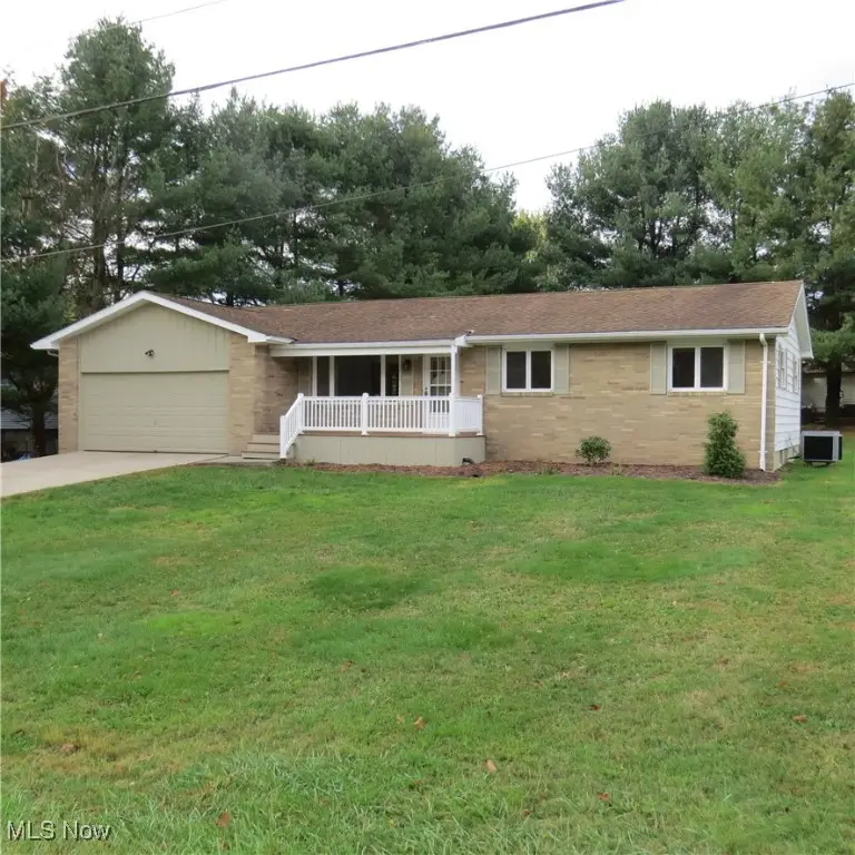 809 Lincoln Nw Avenue, Carrollton, OH 44615 - Image #2