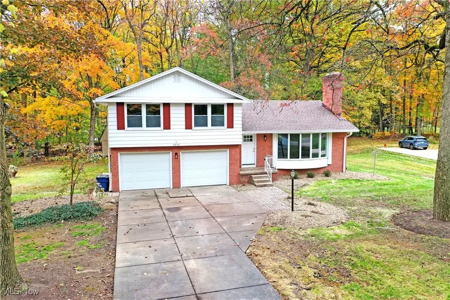 6845 Katahdin Drive, Poland, OH 44514 - Image #2