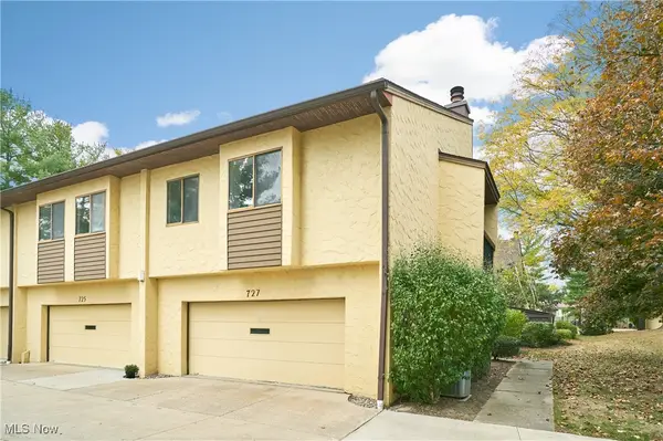 727 Hampton Ridge Drive, Akron, OH 44313