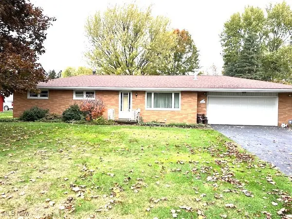 7371 Hoverland Nw Street, Massillon, OH 44646