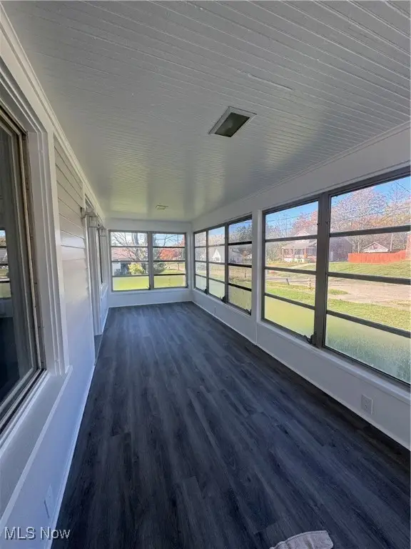 537 W Ravenwood Avenue, Youngstown, OH 44511 - Image #2