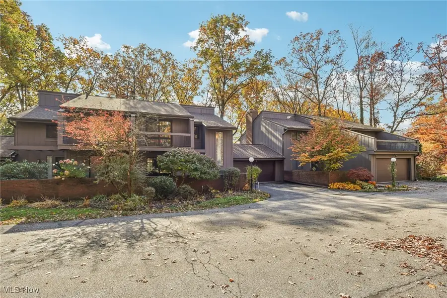 934 Canyon View Road, Sagamore Hills, OH 44067 - Image #2