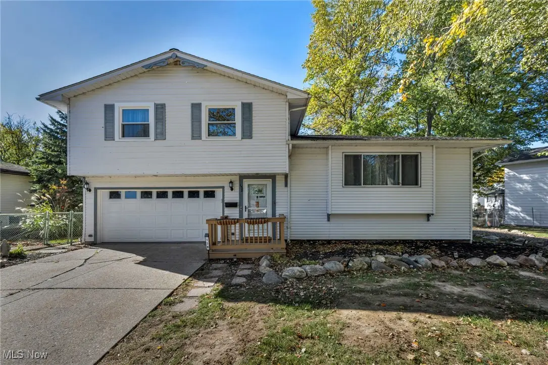 158 E Overlook E Drive, Eastlake, OH 44095 - Image #1