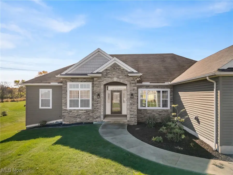 2460 Twelve Oaks Circle, Medina, OH 44256 - Image #2