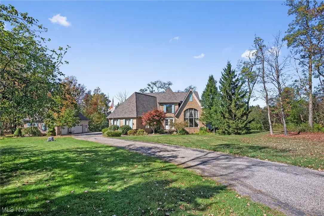 10020 Locust Grove Drive, Chardon, OH 44024 - Image #1